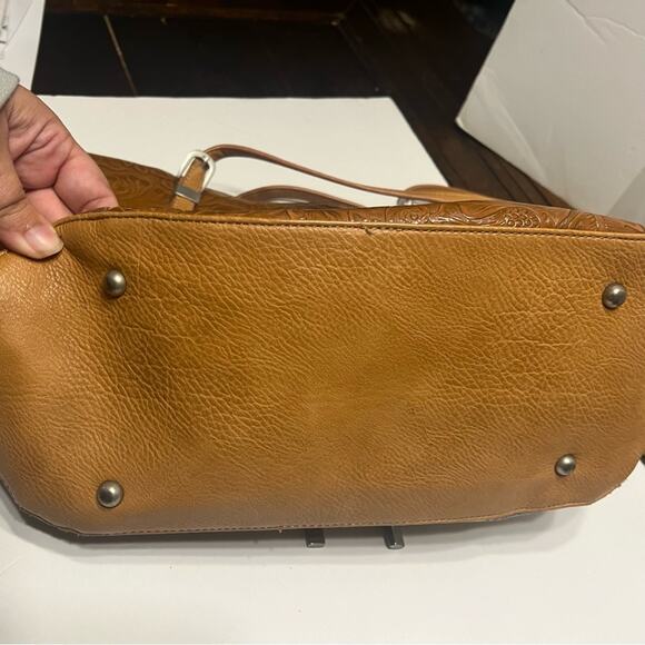 BANDANA By American West tooled leather shoulder bag - Picture 6 of 7